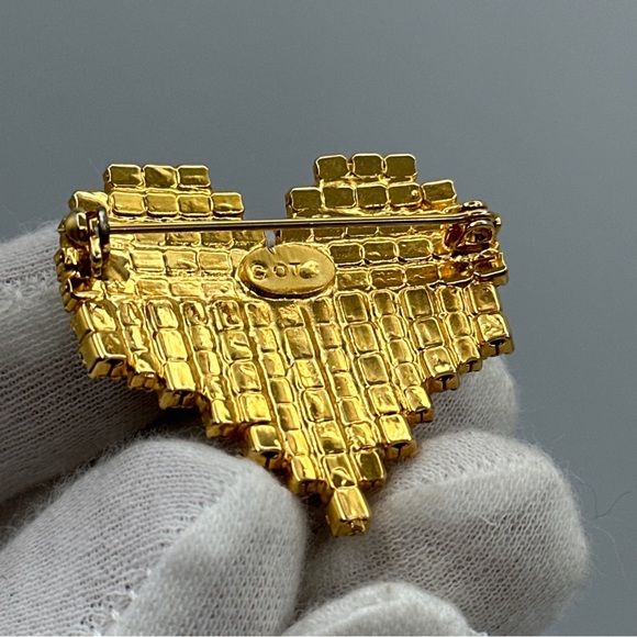 Amazing vintage patriotic rhinestone Heart American Flag Pin signed OT - Picture 2 of 5